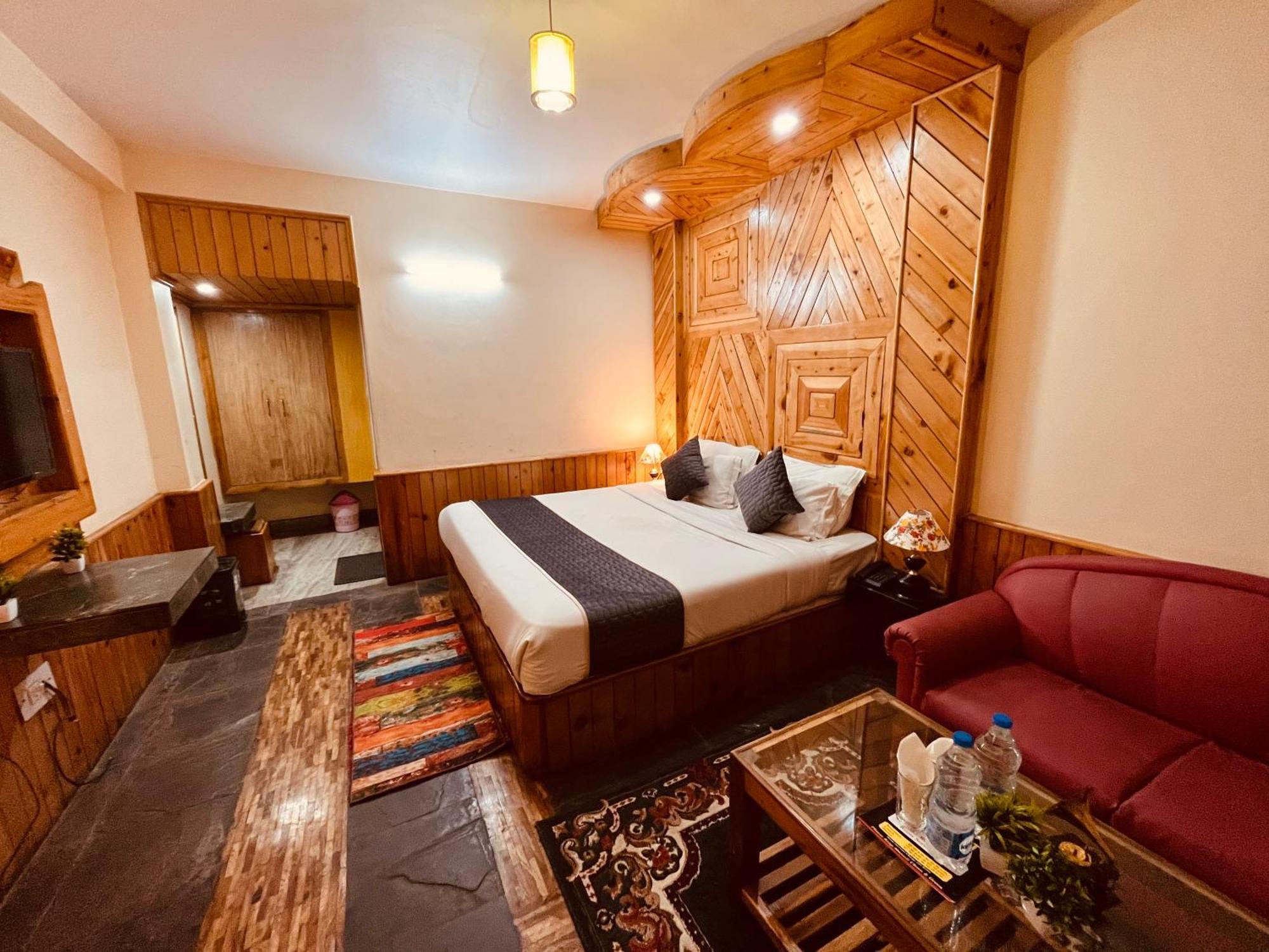 Hotel Hollywood Manali - Scenic River & Mountain View With Premium Rooms Екстериор снимка
