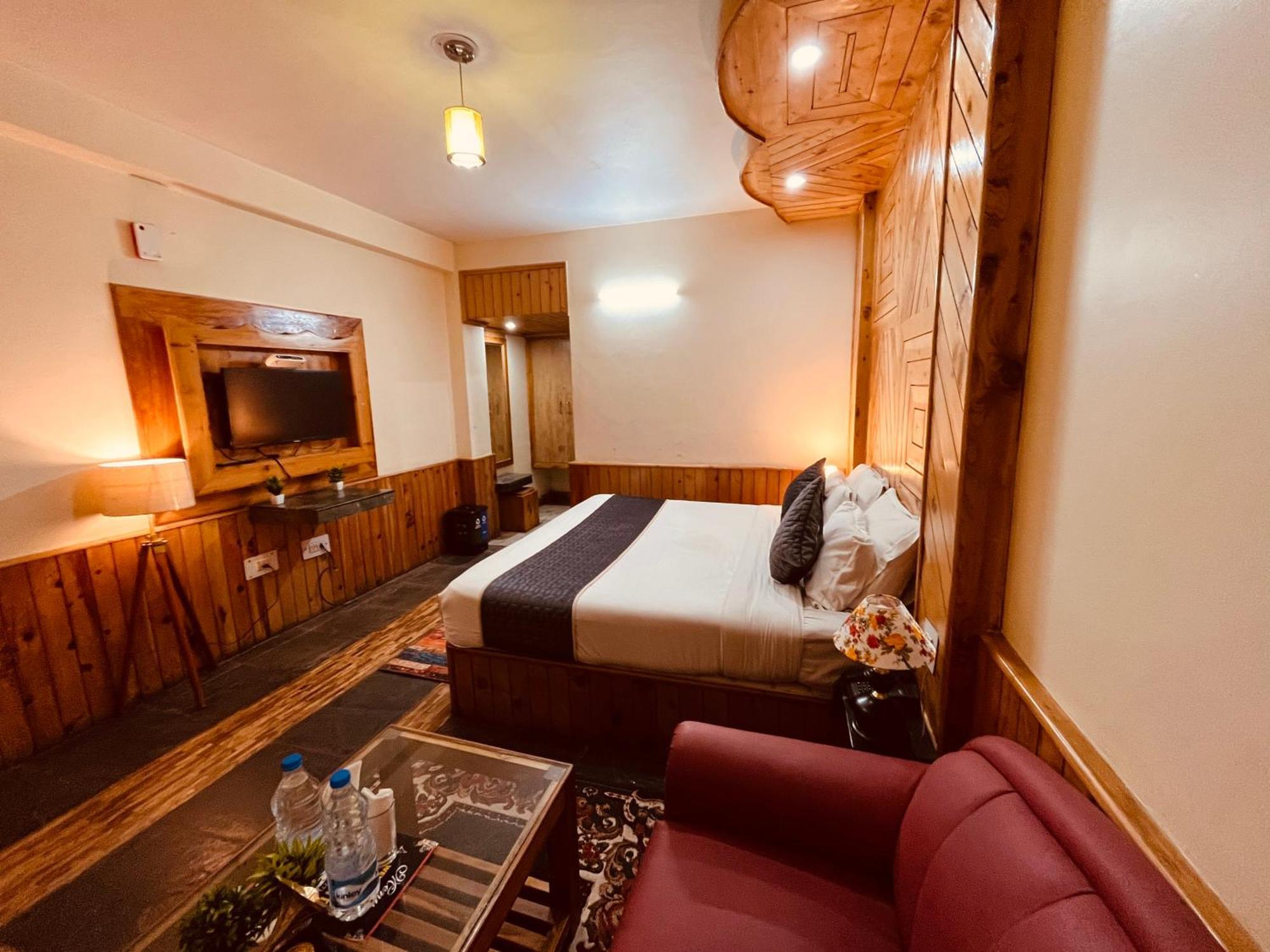 Hotel Hollywood Manali - Scenic River & Mountain View With Premium Rooms Екстериор снимка