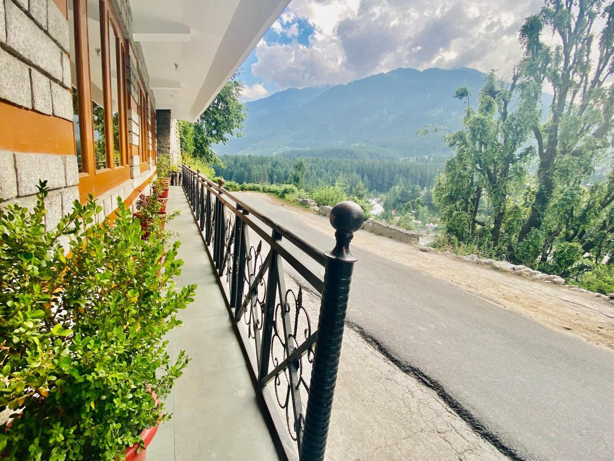 Hotel Hollywood Manali - Scenic River & Mountain View With Premium Rooms Екстериор снимка