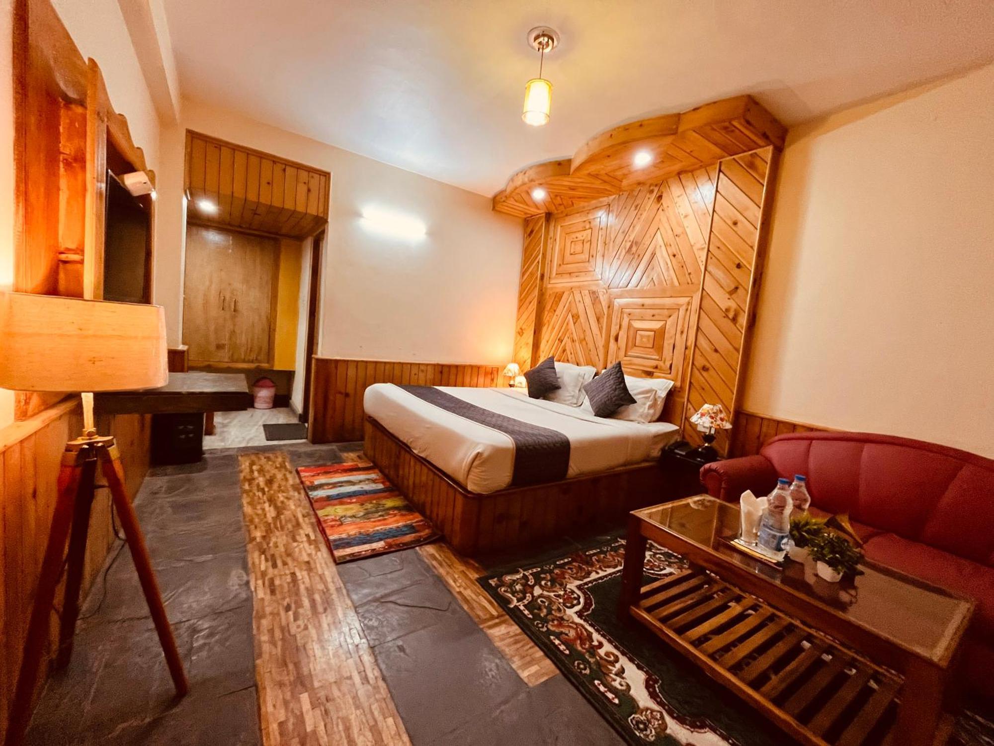 Hotel Hollywood Manali - Scenic River & Mountain View With Premium Rooms Екстериор снимка